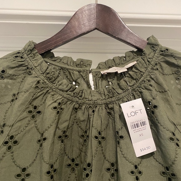 Green eyelet blouse - NEW!! - Picture 3 of 7
